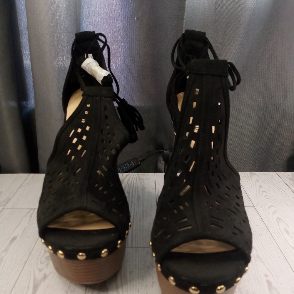 JustFab Black Platform Peep-Toe Booties